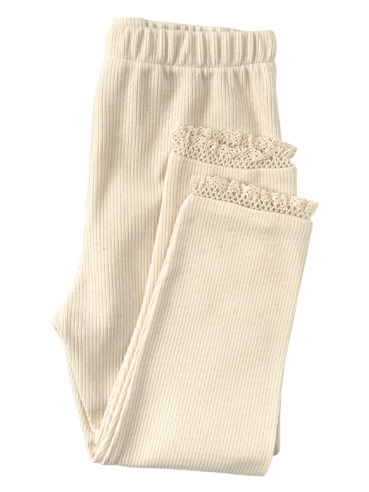 Prążkowane legginsy z koronką -kremowe