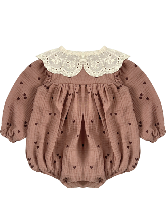 Rampers w brązowe serduszka