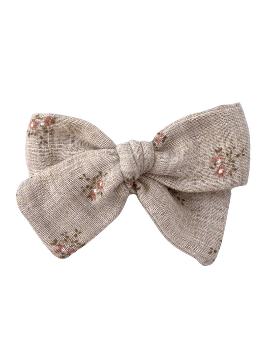 Kokardka beżowa fleuri