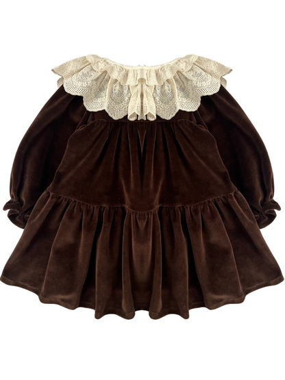 Welurowa sukienka z koronkowym kołnierzem - brązowa