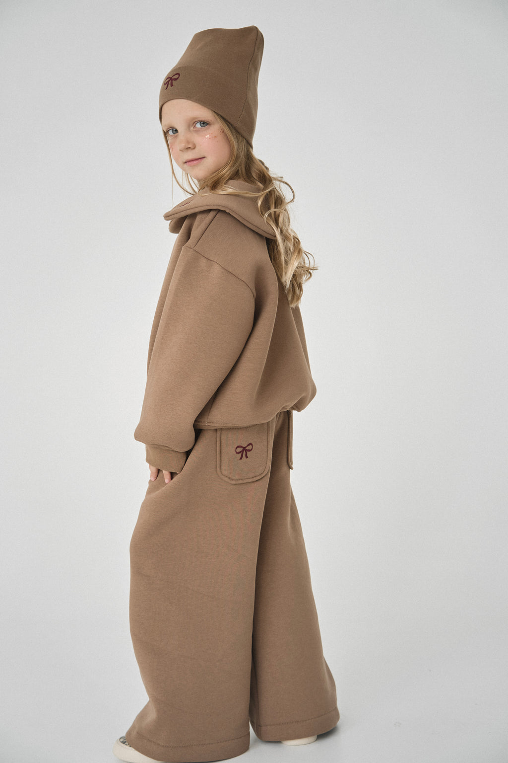 Dres karmelowy z kokardkami