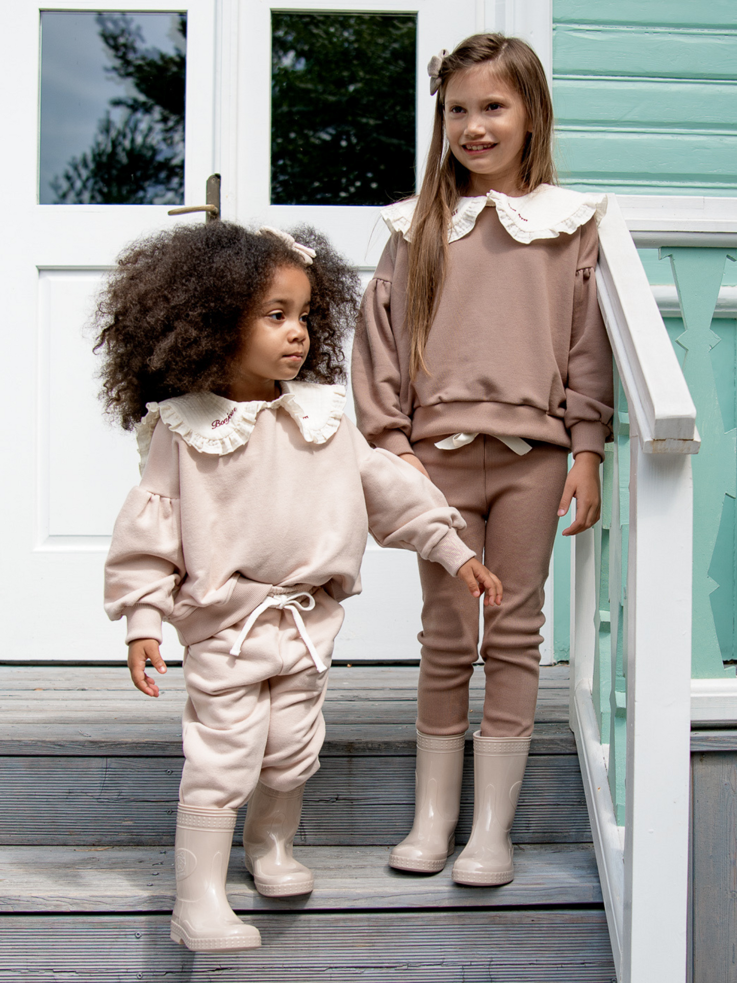 Dres z kołnierzykiem Bonjour