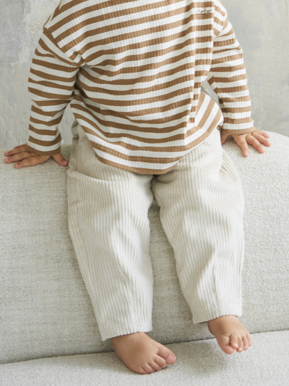 Spodnie sztruksowe o szerszym kroju